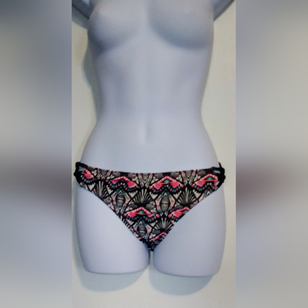 🌺BUNDLE ONLY🌺 Rue21 Pink and Black Geometric Bikini